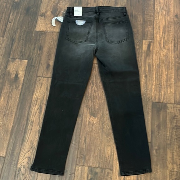 11/30 Indigo Rising High Rise
Slim Straight Fit Jeans Black Wash - Picture 8 of 11